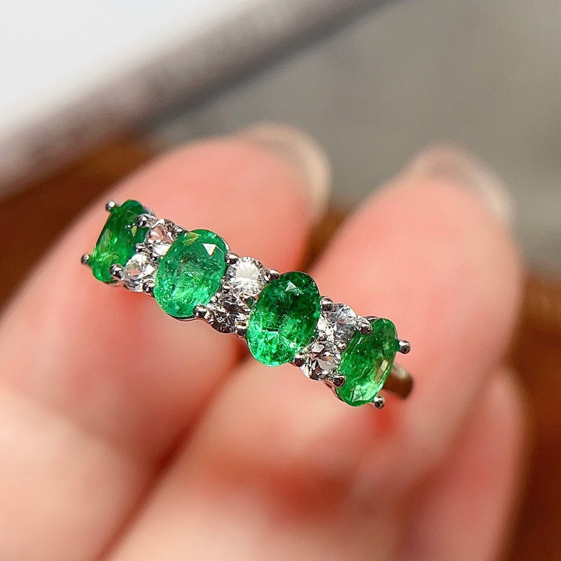 14k Gold 1 Ct Vivid Green Natural Emerald & Sapphire Ring - 2