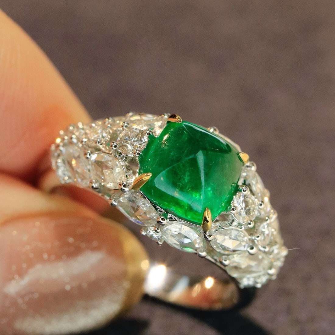 14k Gold 3.24 Ctw Vivid Green Natural Emerald & Diamond Ring - 4