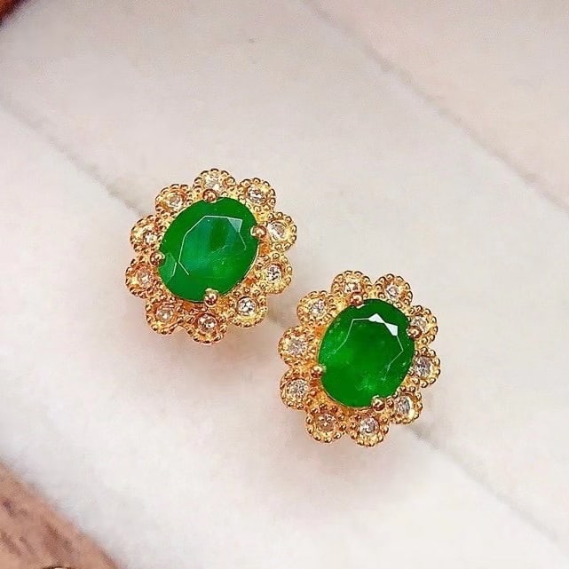 14k Gold 1 Ct Vivid Green Natural Emerald & Diamond Earrings: Ref:230982392 / / gold content:14k gold / / main gemstone:emerald / / shape:oval / / carat weight:1ct / / color:vivid green / / treatment:natural / / / / adjacent gemstone 2 : diamond / / number of st