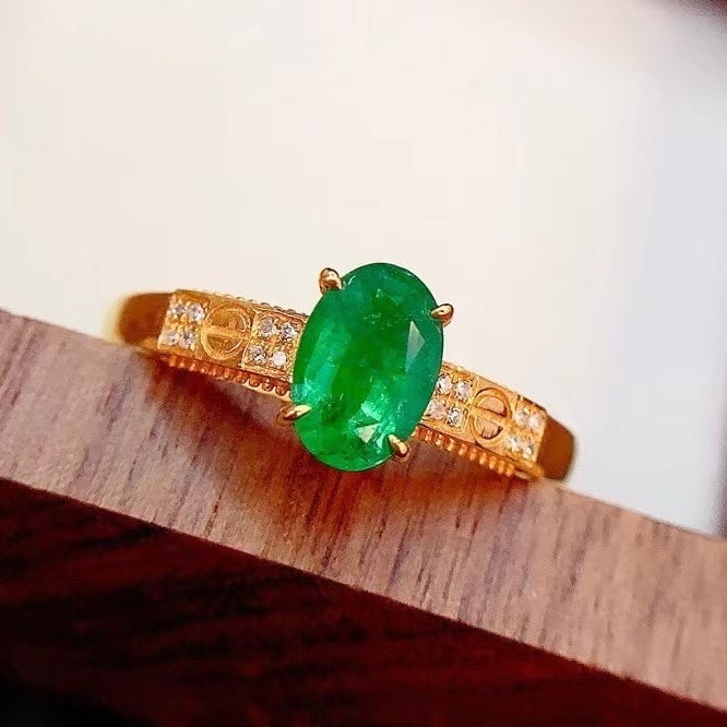 14k Gold 1 Ct Vivid Green Natural Emerald & Diamond Ring: Ref:230982393 / / gold content:14k gold / / ring size:7. 25us / / / / main gemstone:emerald / / shape:oval / / carat weight:1ct / / color:vivid green / / treatment:natural / / / / adjacent gemstone 2