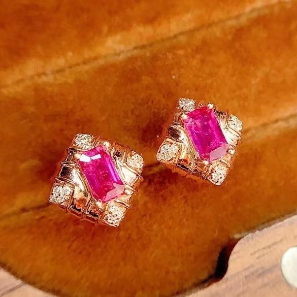 14k Gold 0.8 Ct Natural Ruby & Diamond Earrings: Ref:230982397 / / gold content:14k gold / / main gemstone:ruby / / shape:octagonal / / carat weight:0. 8ct / / color:red / / treatment:natural / / / / adjacent gemstone 2 : diamond / / number of stone