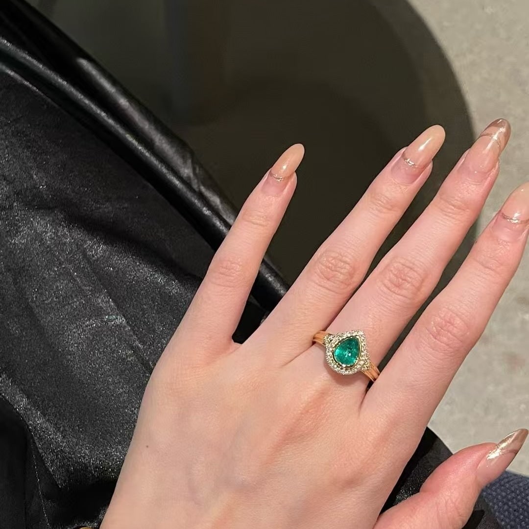 14k Gold 0.6 Ct Vivid Green Natural Emerald & Diamond Ring - 2