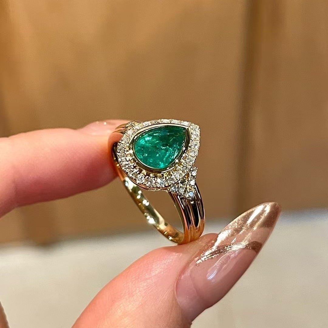 14k Gold 0.6 Ct Vivid Green Natural Emerald & Diamond Ring - 5