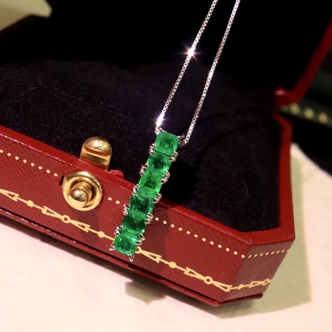 14k Gold 1.06 Ct Vivid Green Natural Emerald Pendant( Without Chain ) - 3