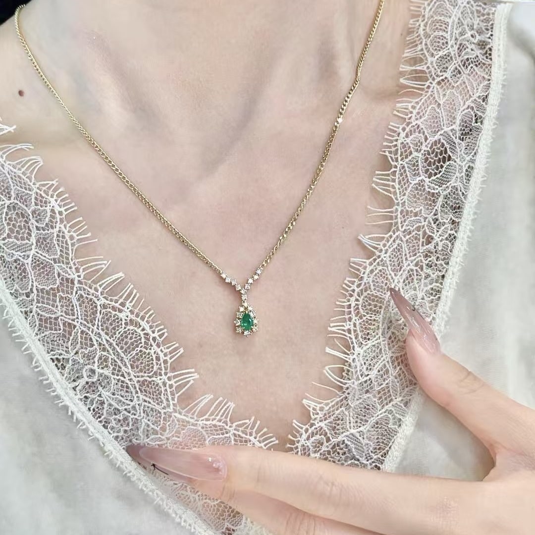 14k Gold 0.40 Ct Vivid Green Natural Emerald & Diamond Necklace - 5