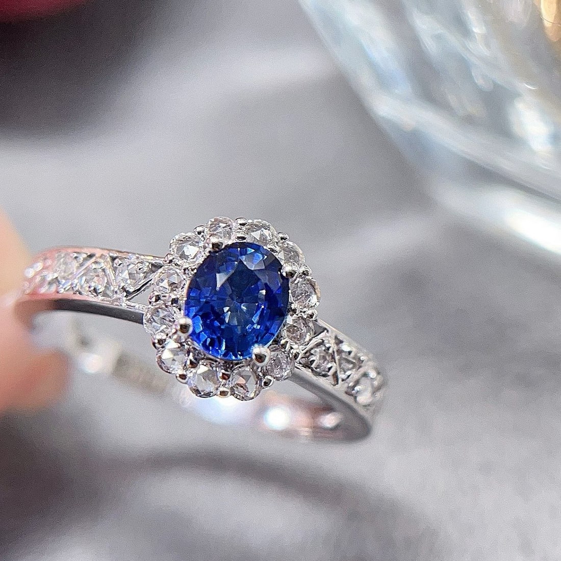 14k Gold 0.5 Ct Natural Sapphire & Sapphire Ring - 4
