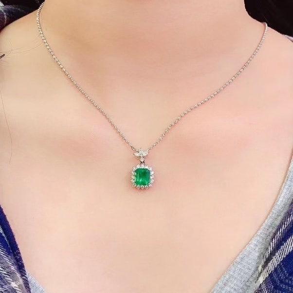 14k Gold 2.59 Ct Vivid Green Natural Emerald & Diamond Pendant( Without Chain ) - 2