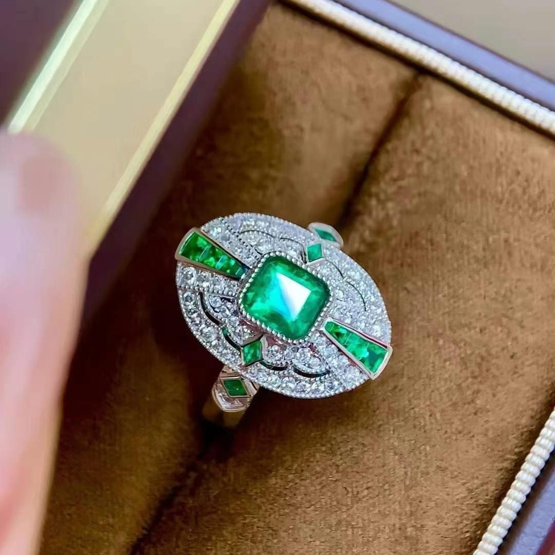 14k Gold 1.15 Ctw Vivid Green Natural Emerald & Diamond Ring - 3