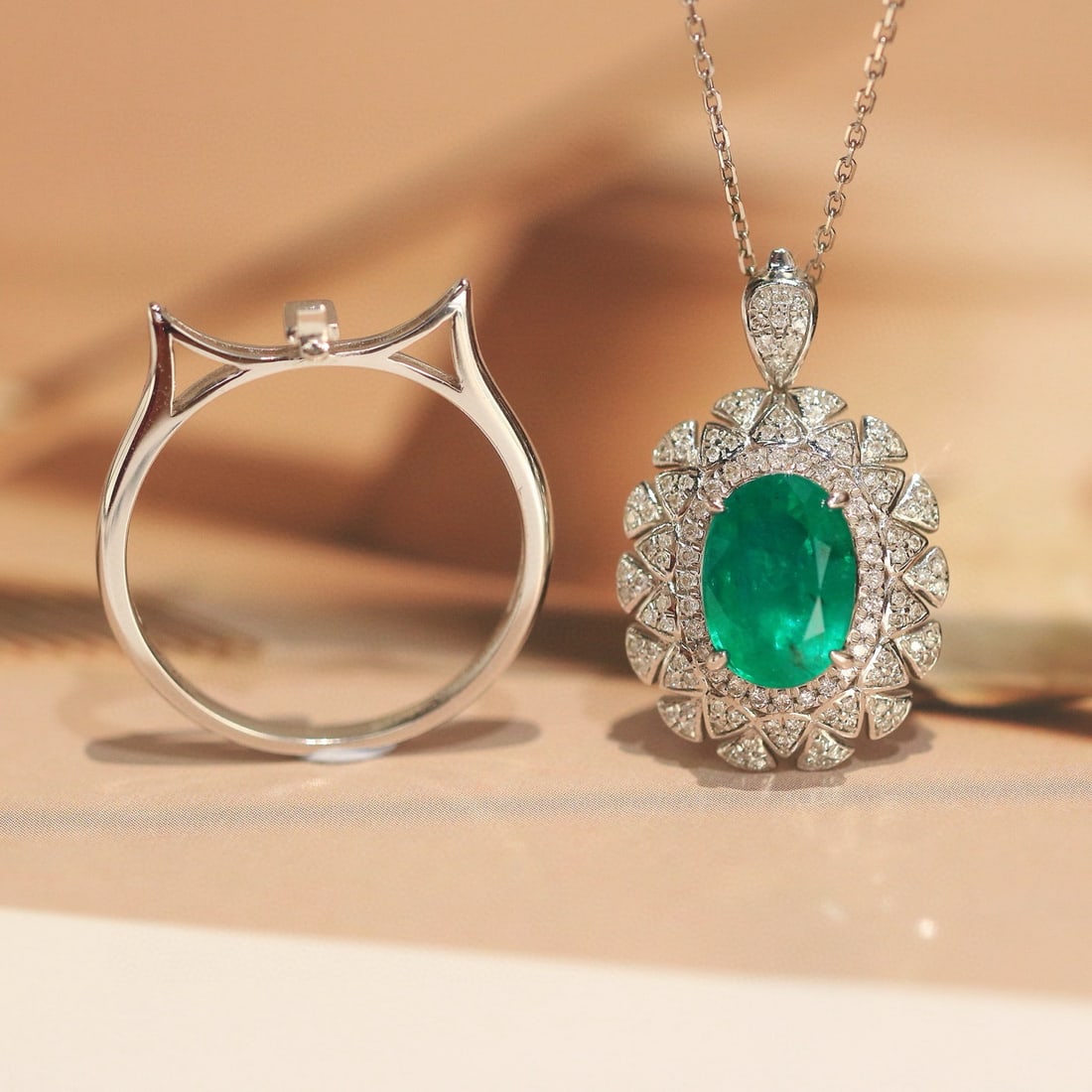 14k Gold 2.23 Ctw Natural Emerald & Diamond Ring/pendant( Without Chain ) - 3