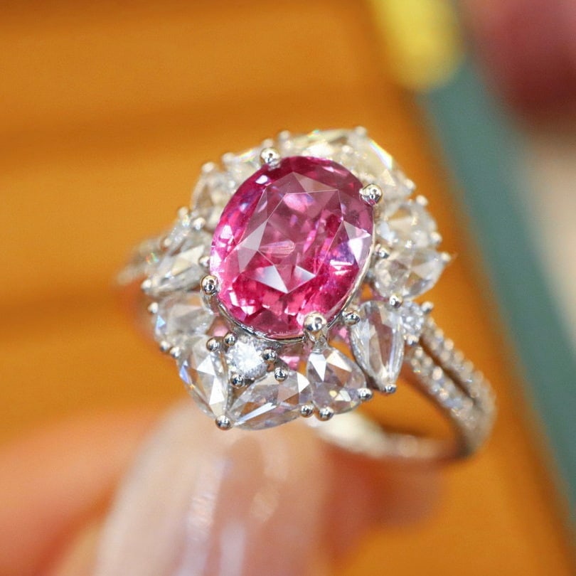 14k Gold 2.74 Ctw Natural Padparadscha Sapphire & Diamond Ring - 2