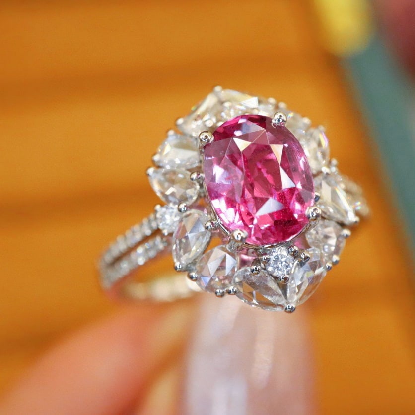 14k Gold 2.74 Ctw Natural Padparadscha Sapphire & Diamond Ring - 3