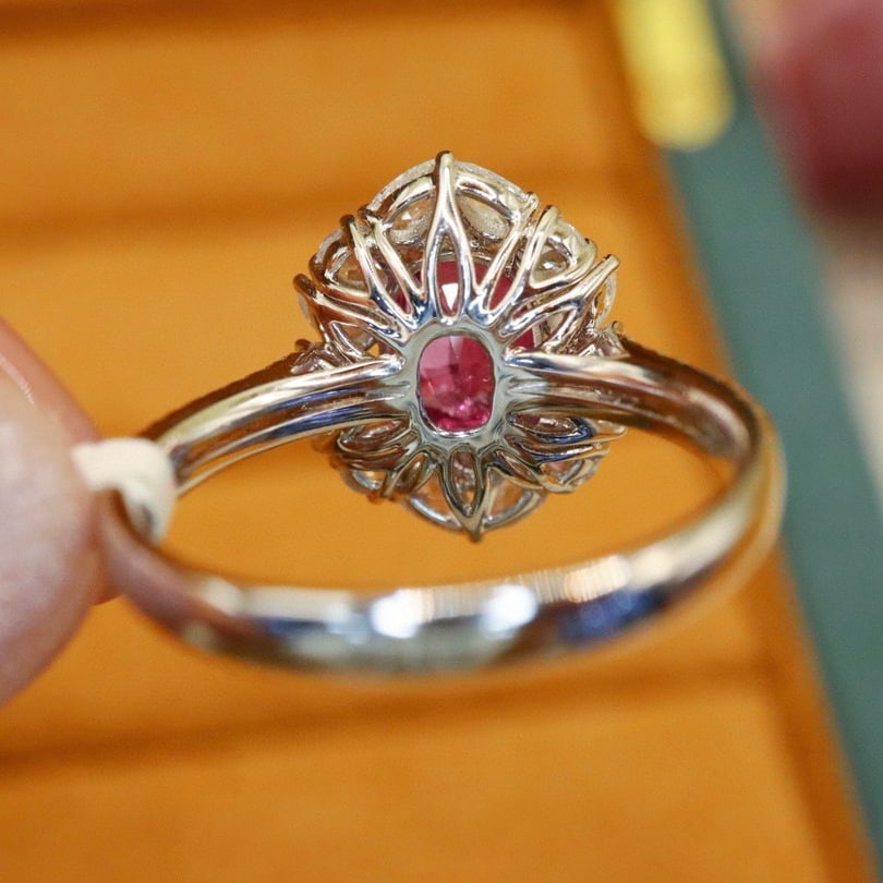 14k Gold 2.74 Ctw Natural Padparadscha Sapphire & Diamond Ring - 4