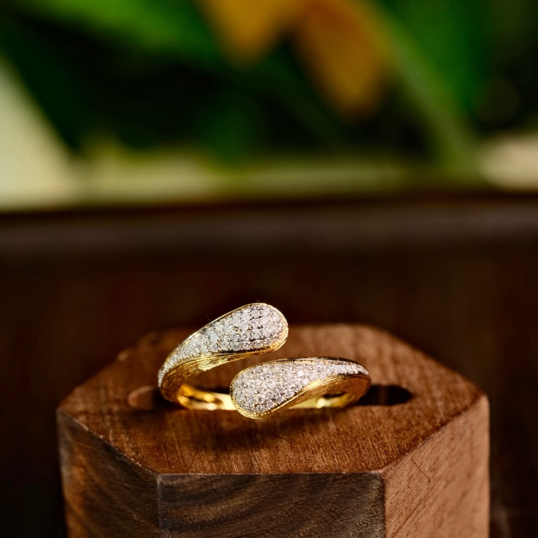 14k Gold 0.56 Ct Natural H Diamond Ring - 4