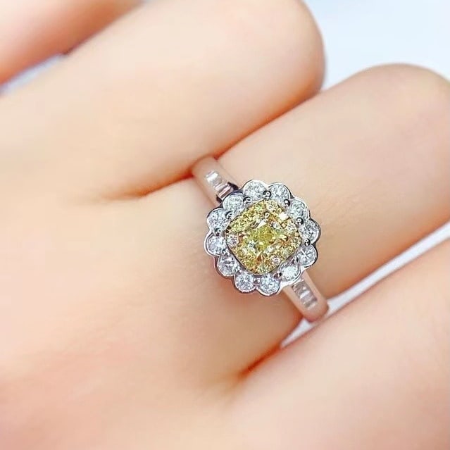 14k Gold 0.3 Ct Natural Yellow Diamond & Diamond Ring - 2