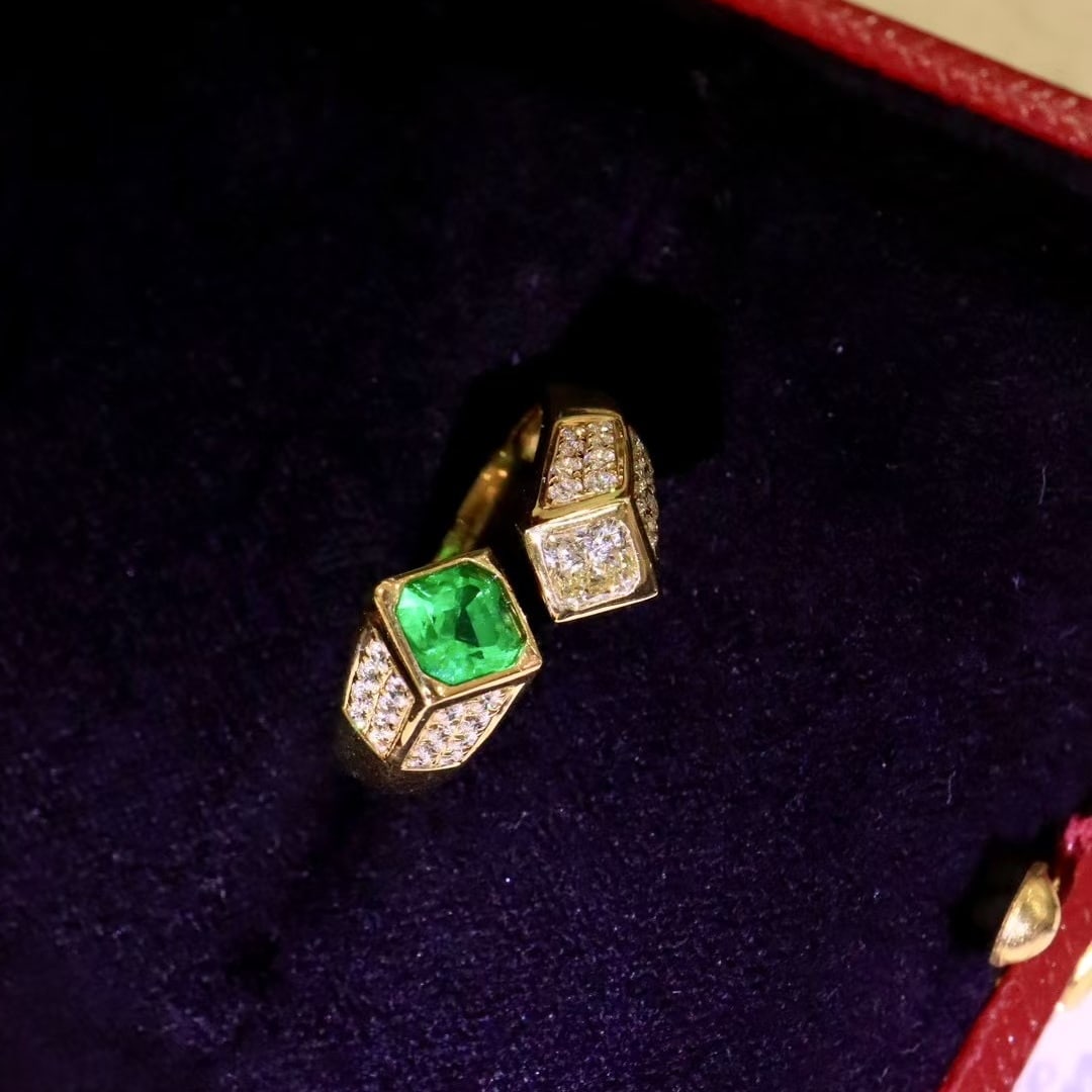 14k Gold 0.75 Ctw Vivid Green Natural Emerald & Diamond Ring - 3
