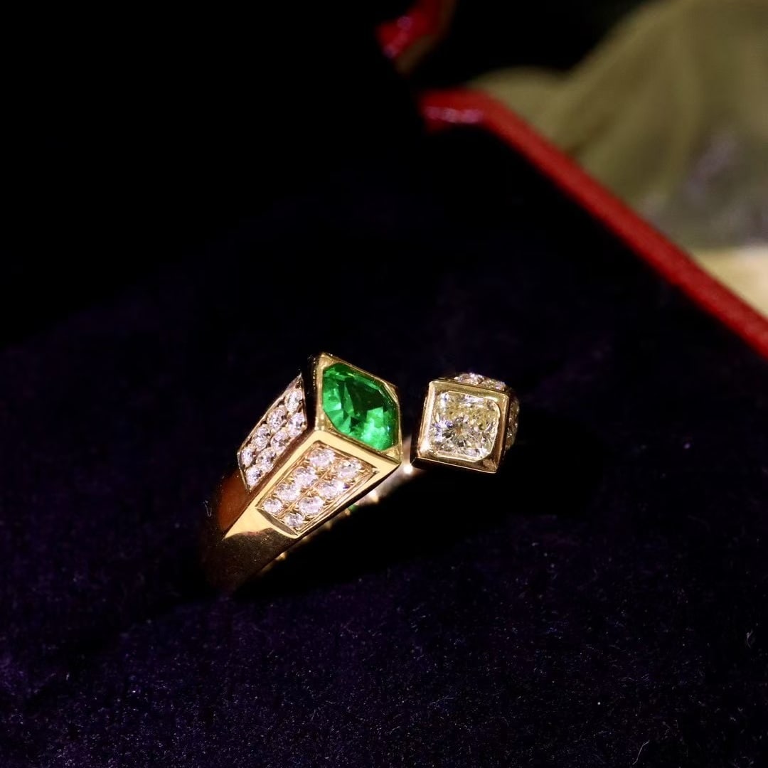 14k Gold 0.75 Ctw Vivid Green Natural Emerald & Diamond Ring - 7