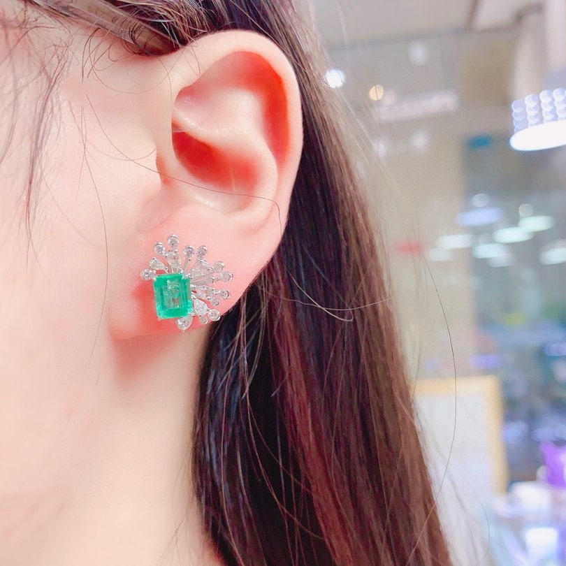 14k Gold 1.84 Ct Natural Emerald & Diamond Earrings - 3