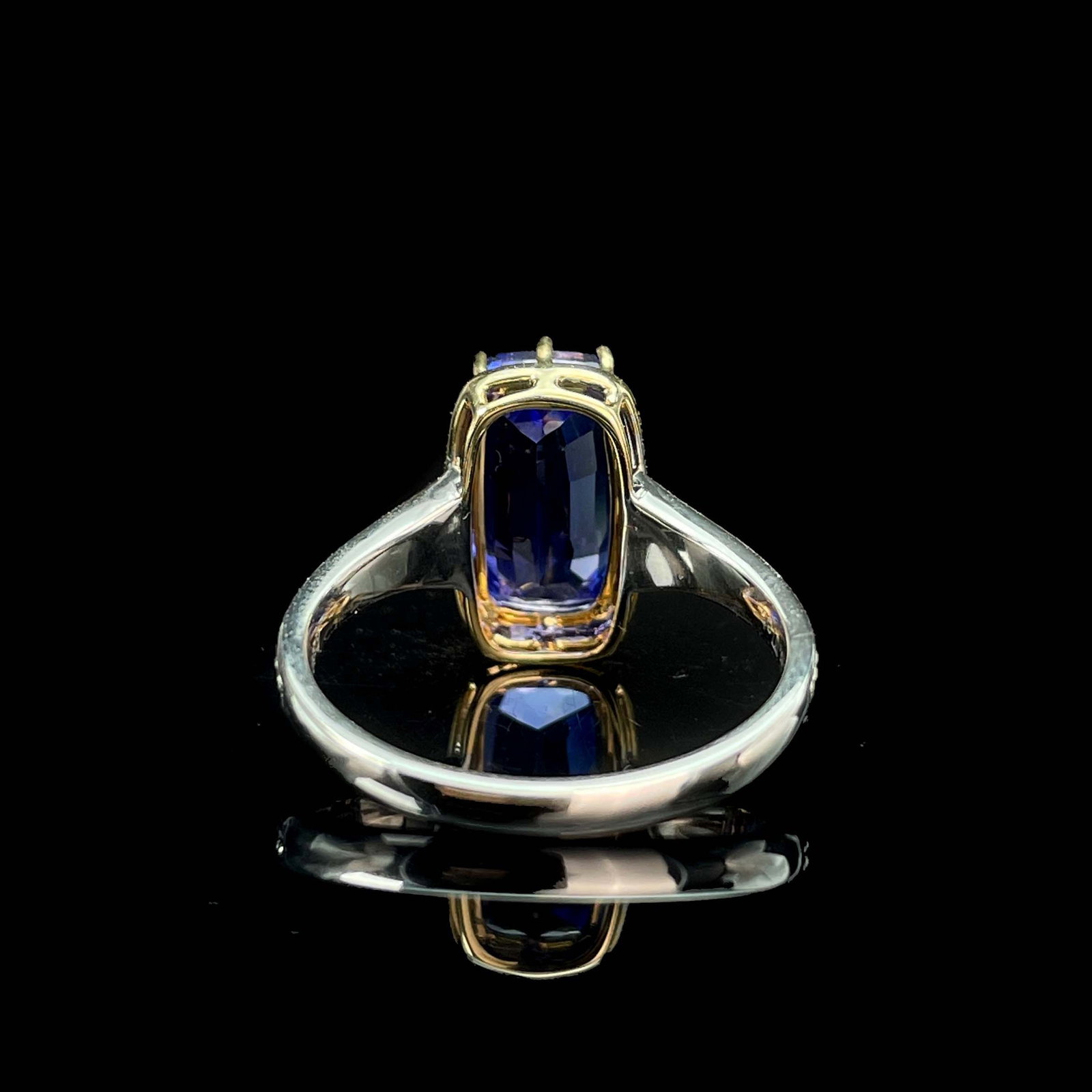 14k Gold 3.07 Ct Natural Tanzanite Ring - 2