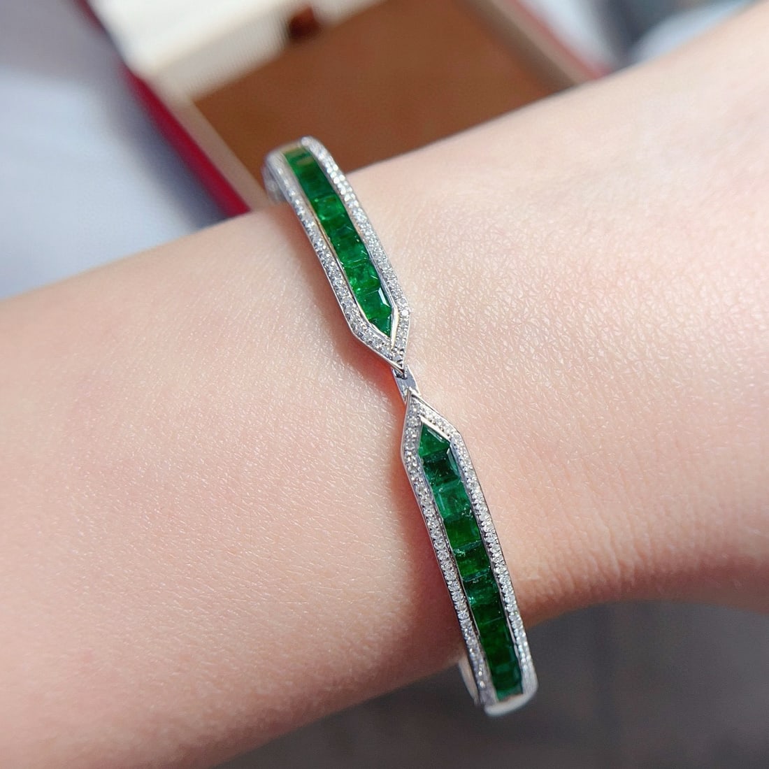 14k Gold 4.62 Ctw Natural Emerald & Diamond Bangle - 4