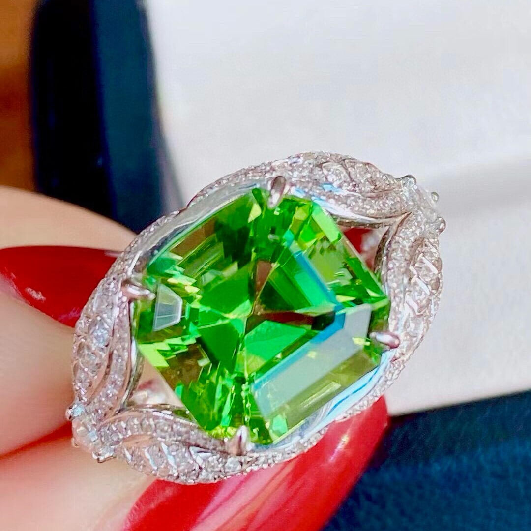14k Gold 7.0 Ctw Natural Tourmaline & Diamond Ring: Ref:230979022 // gold content:14k gold // ring size:7. 25us // // main gemstone:tourmaline // shape:asscher // carat weight:5. 8ct // color:green // treatment:natural // // adjacent gemstone 2 :