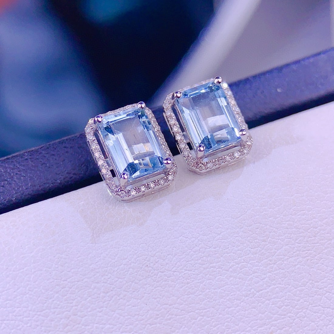 14k Gold 2.8 Ct Natural Aquamarine & Diamond Earrings - 2
