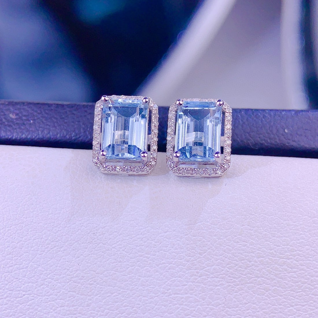 14k Gold 2.8 Ct Natural Aquamarine & Diamond Earrings - 5