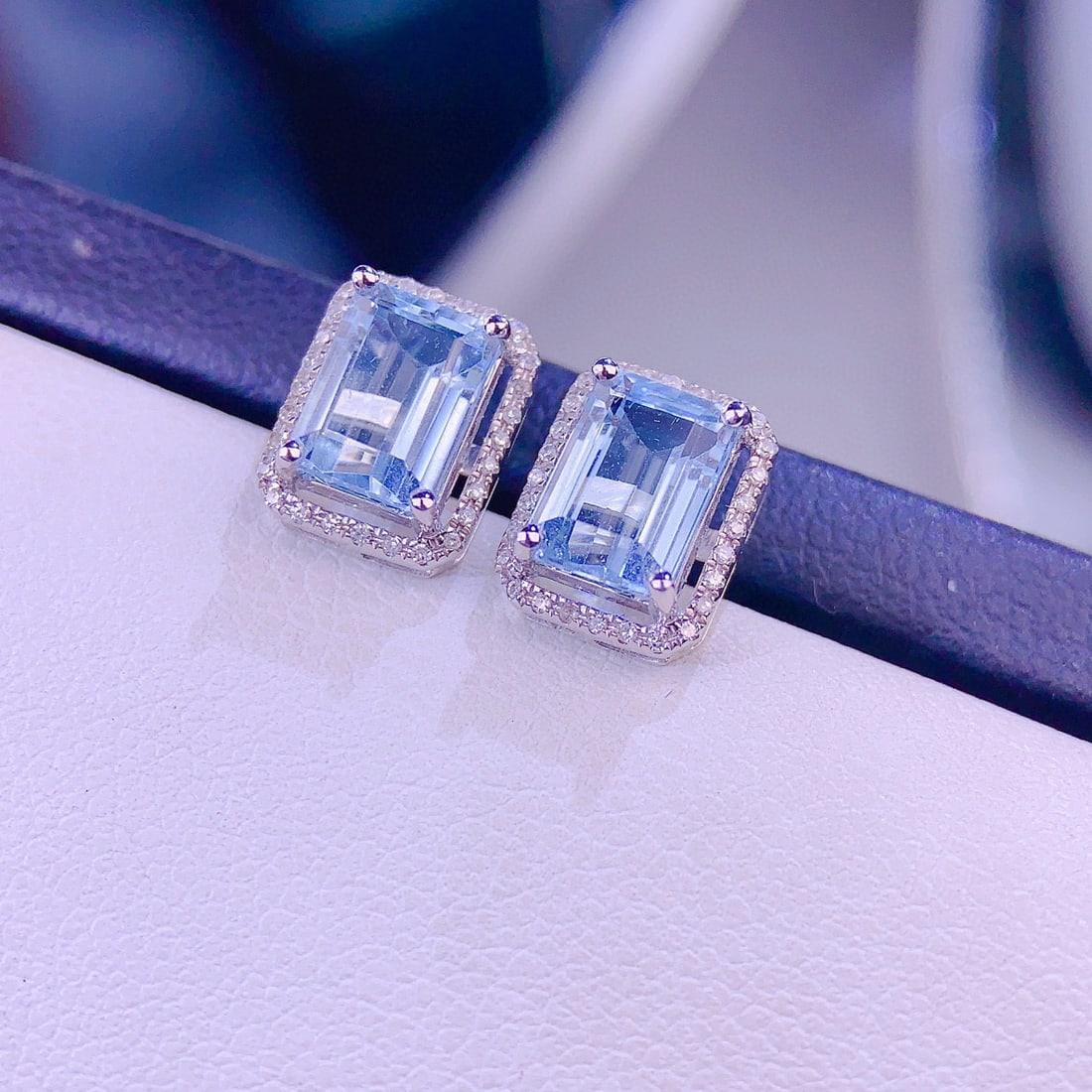 14k Gold 2.8 Ct Natural Aquamarine & Diamond Earrings - 6