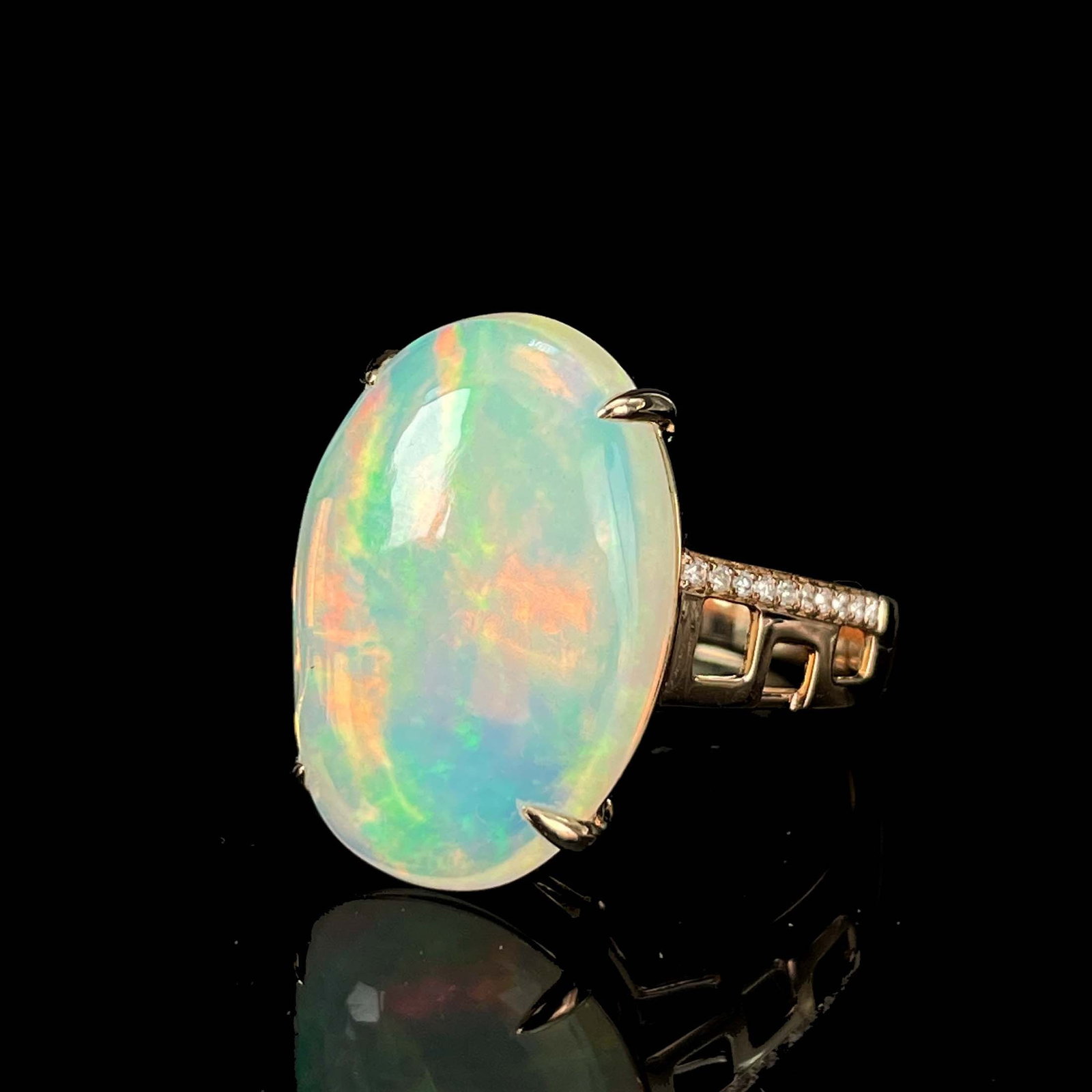 14k Gold 7.1 Ct Natural Opal & Diamond Ring - 2