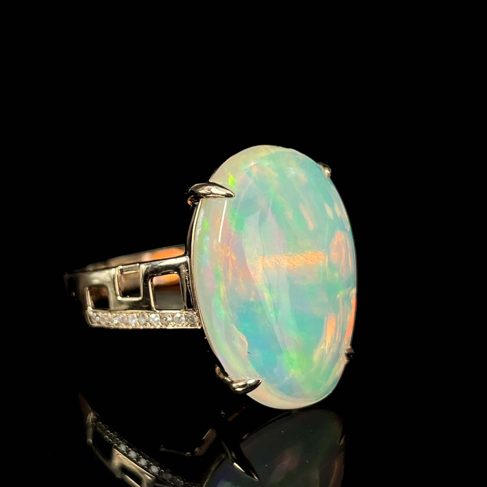 14k Gold 7.1 Ct Natural Opal & Diamond Ring - 3
