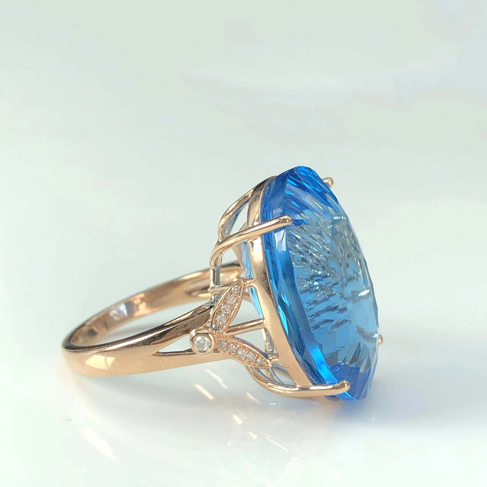 14k Gold 19.5 Ct Natural Topaz & Diamond Ring - 2