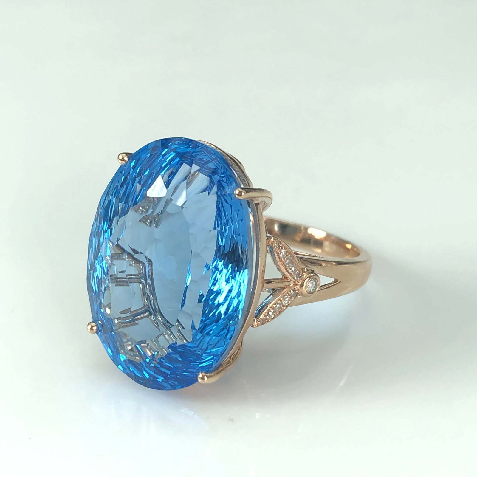 14k Gold 19.5 Ct Natural Topaz & Diamond Ring - 3