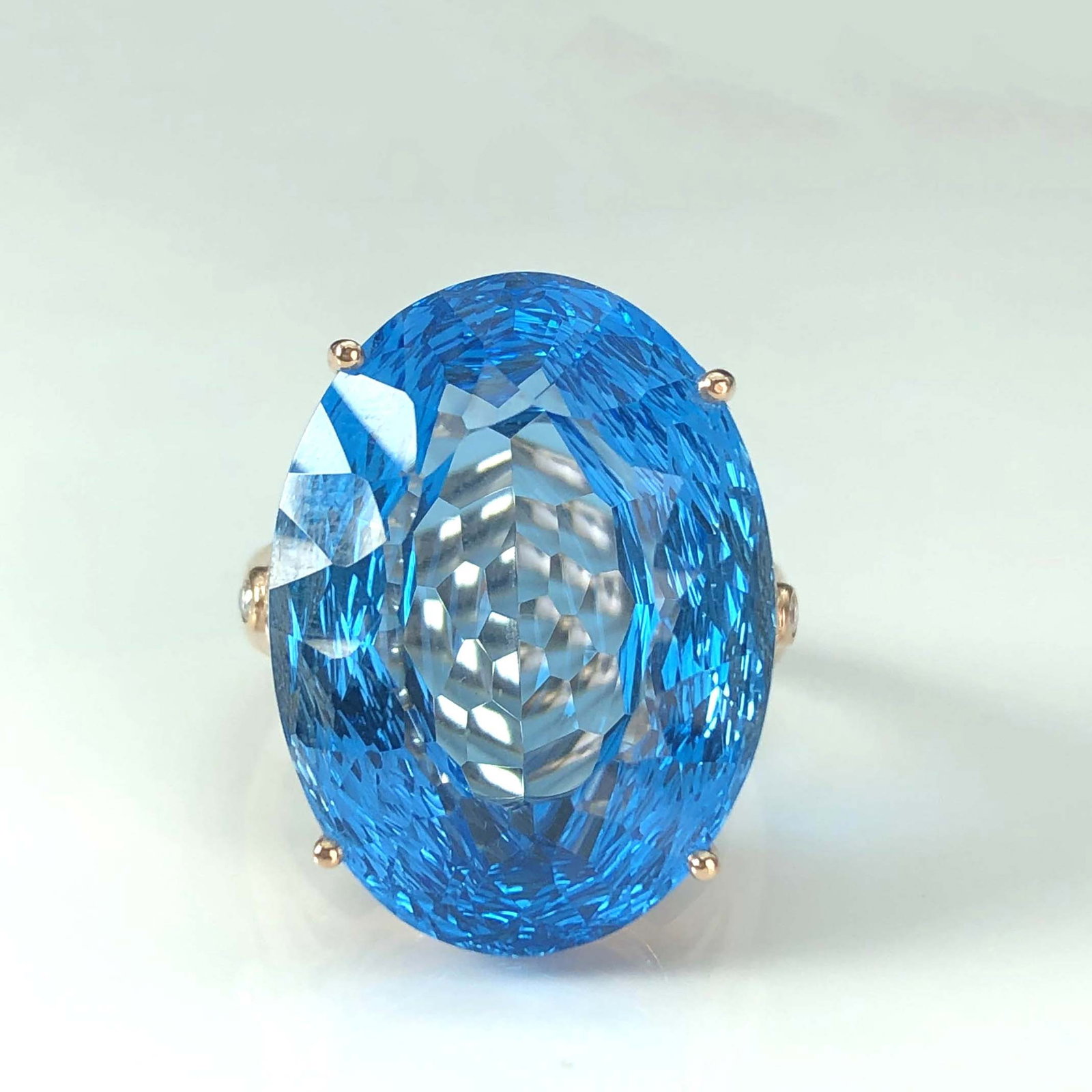 14k Gold 19.5 Ct Natural Topaz & Diamond Ring - 4