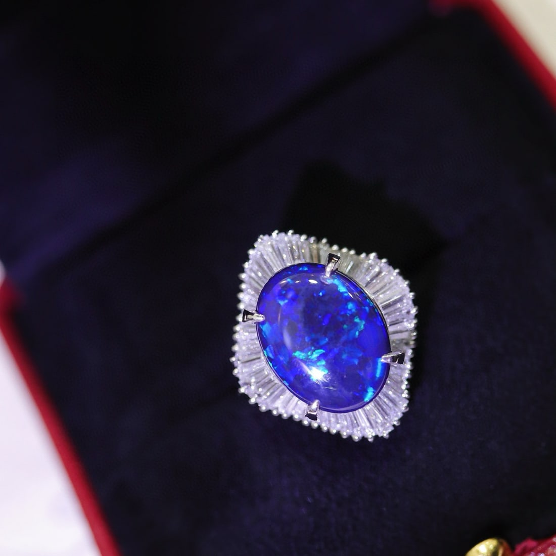 14k Gold 6.14 Ctw Natural Opal & Diamond Ring: Ref:230979038 // gold content:14k gold // ring size:7. 25us // // main gemstone:opal // shape:oval // carat weight:4. 48ct // color:black // treatment:natural // // adjacent gemstone 2 : diamond //