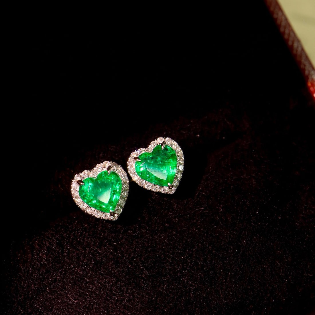 14k Gold 1.68 Ctw Natural Emerald & Diamond Earrings - 7