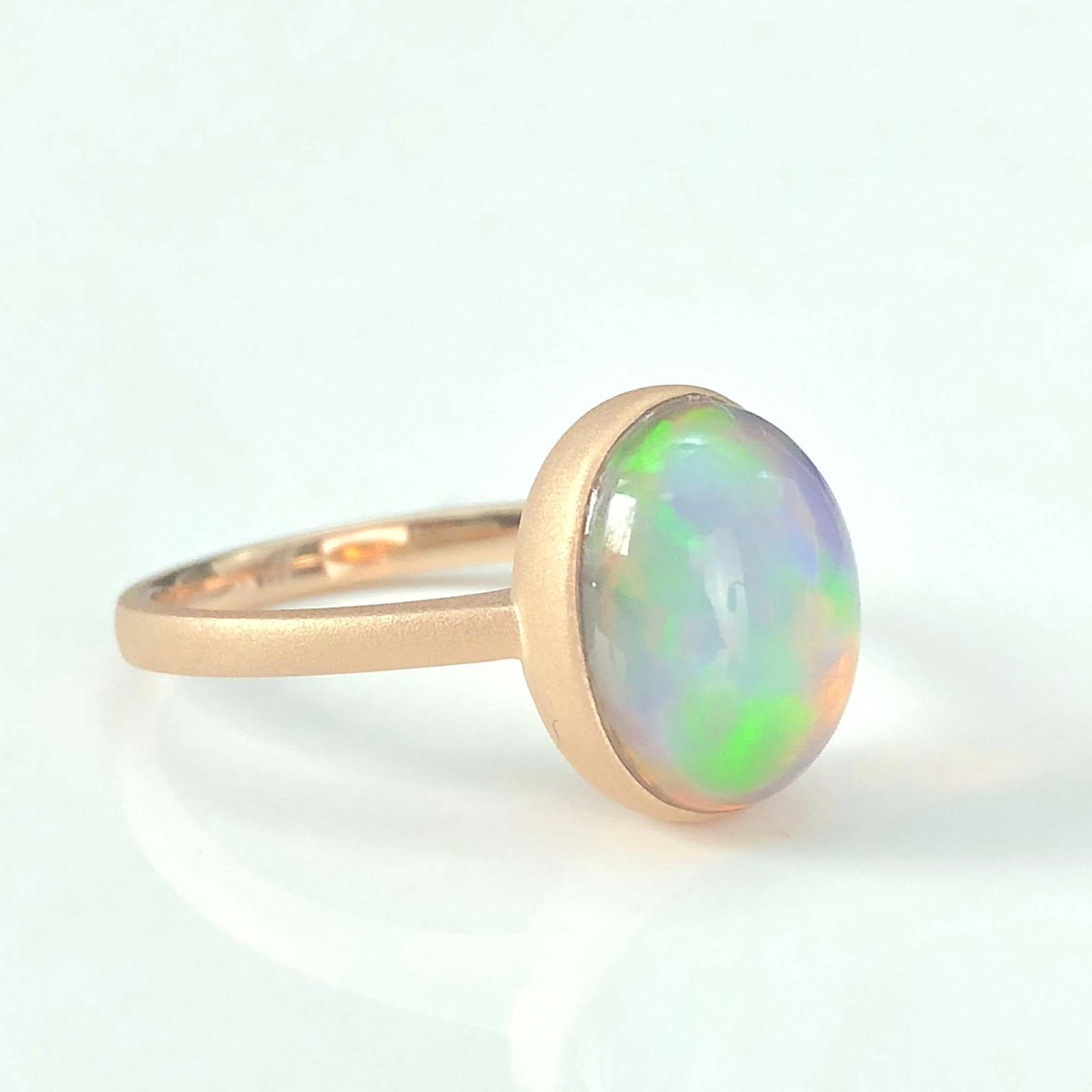 14k Gold 3.9 Ct Natural Opal Ring - 3