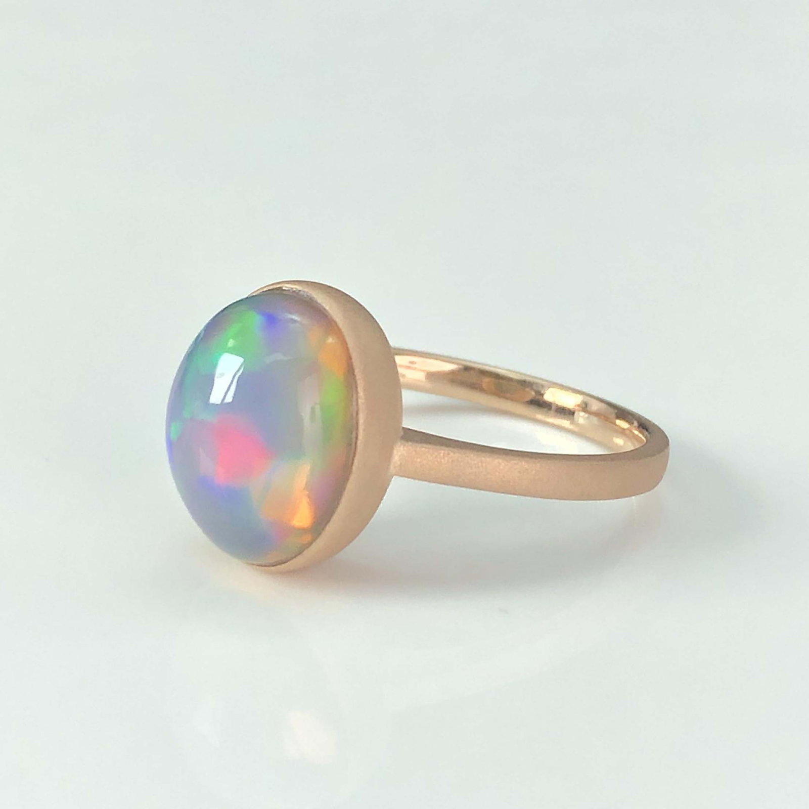 14k Gold 3.9 Ct Natural Opal Ring - 4