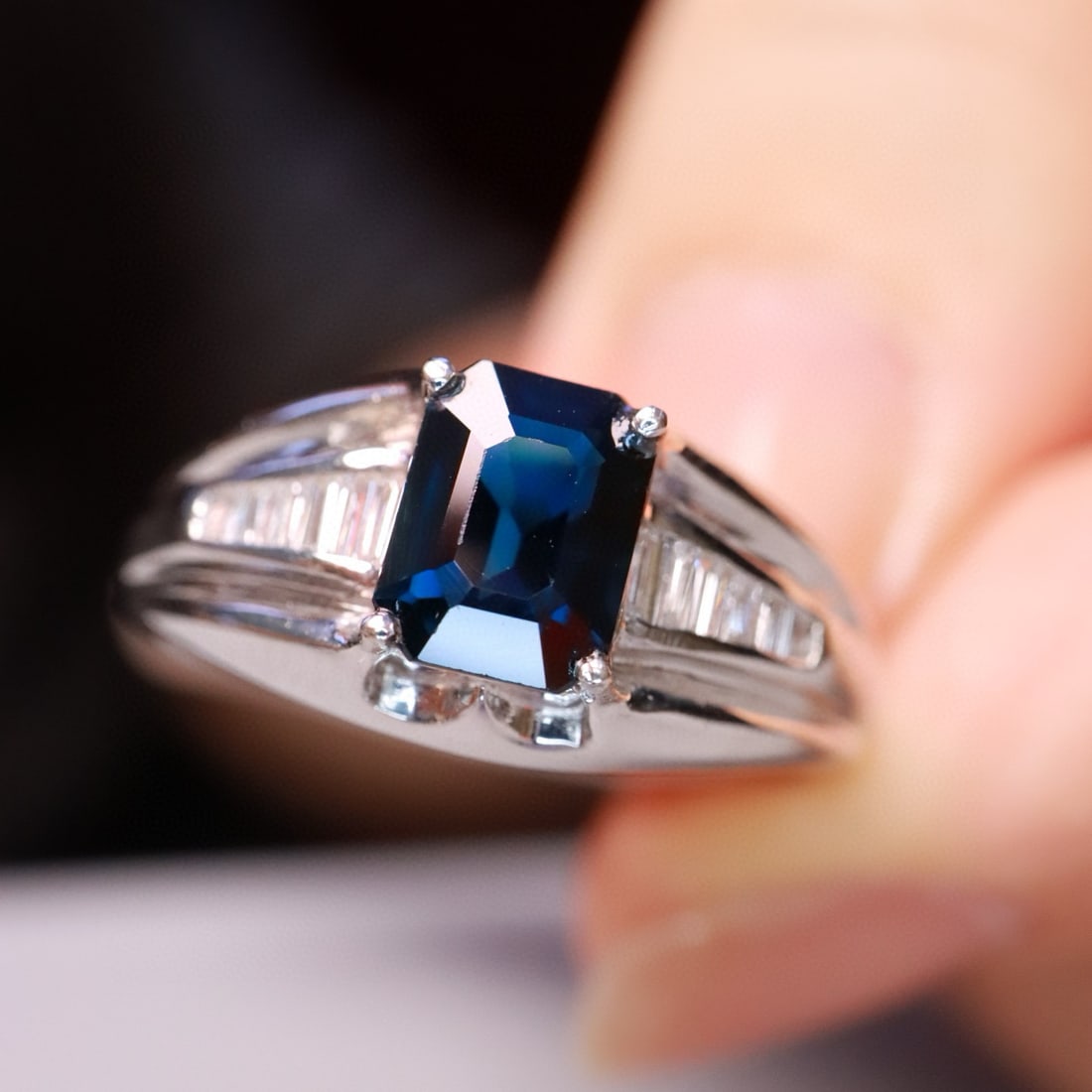 14k Gold 1.12 Ct Natural Sapphire & Diamond Ring: Ref:230979049 // gold content:14k gold // ring size:7. 25us // // main gemstone:sapphire // shape:octagonal // carat weight:1. 12ct // color:blue // treatment:natural // // adjacent gemstone 2 :
