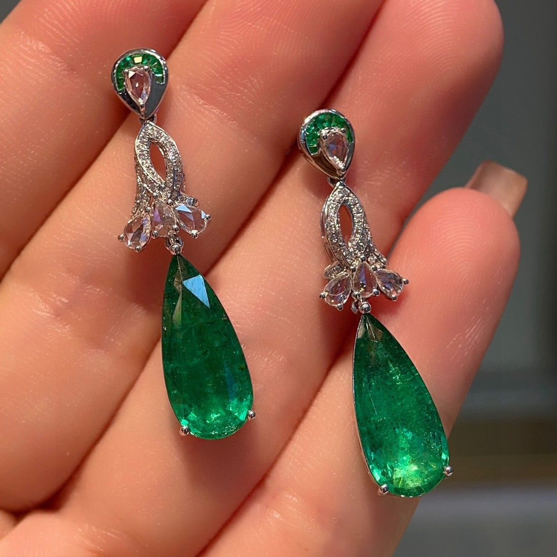 14k Gold 7.00 Ctw Vivid Green Natural Emerald & Diamond Earrings - 4