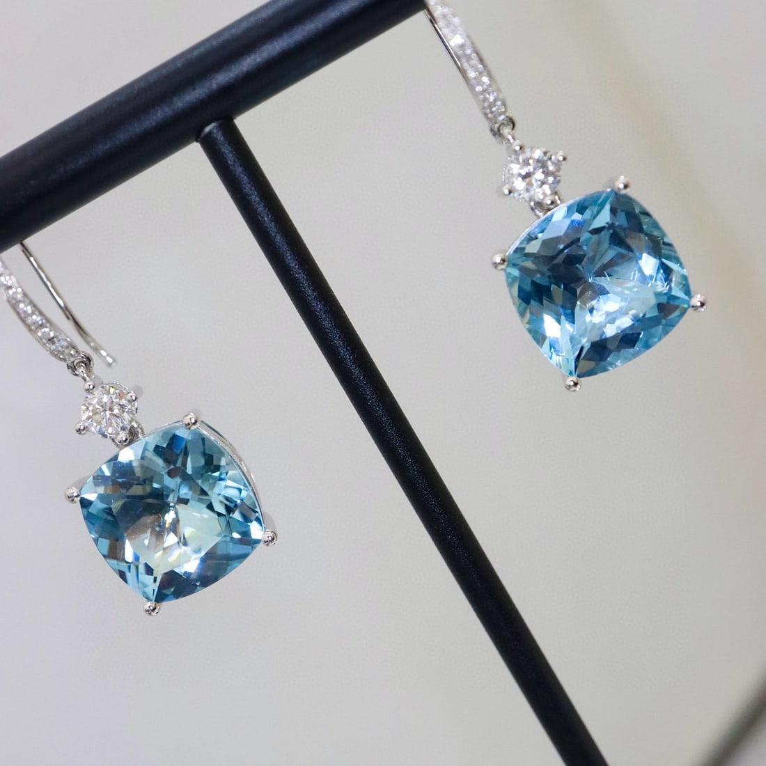 14k Gold 11.66 Ctw Natural Aquamarine & Diamond Earrings - 5