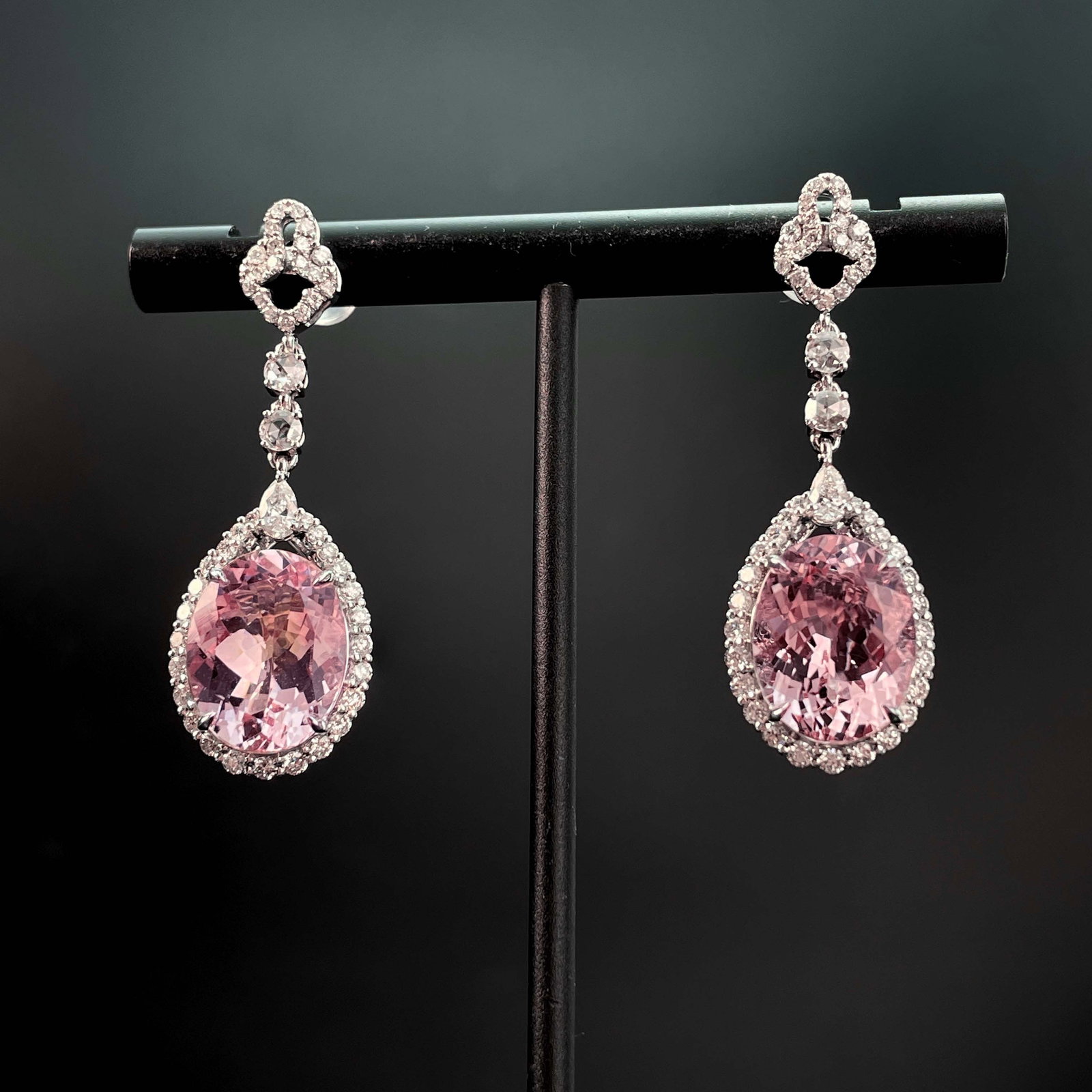 14k Gold 7.65 Ct Natural Morganite & Diamond Earrings: Ref:230979070 // gold content:14k gold // main gemstone:morganite // shape:oval // carat weight:7. 65ct // color:pink // treatment:natural // // adjacent gemstone 2 : diamond // number of stones:94 //