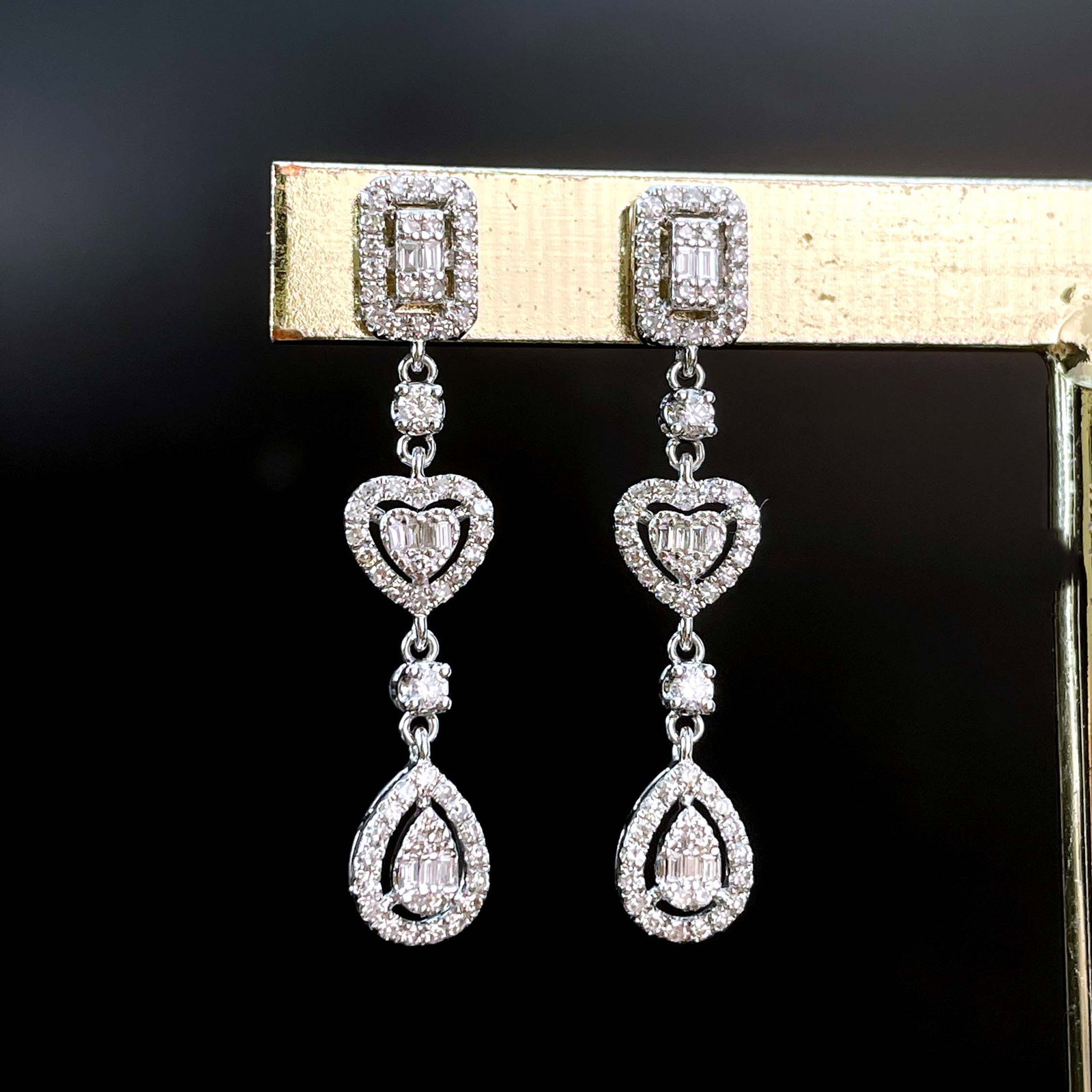 14k Gold 0.72 Ct Natural H Diamond Earrings - 4