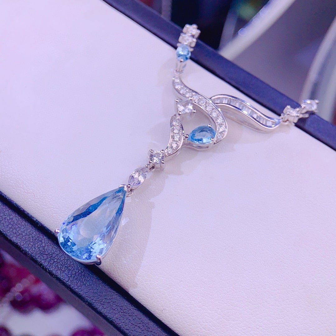 14k Gold 7.0 Ct Natural Aquamarine & Diamond Necklace - 2