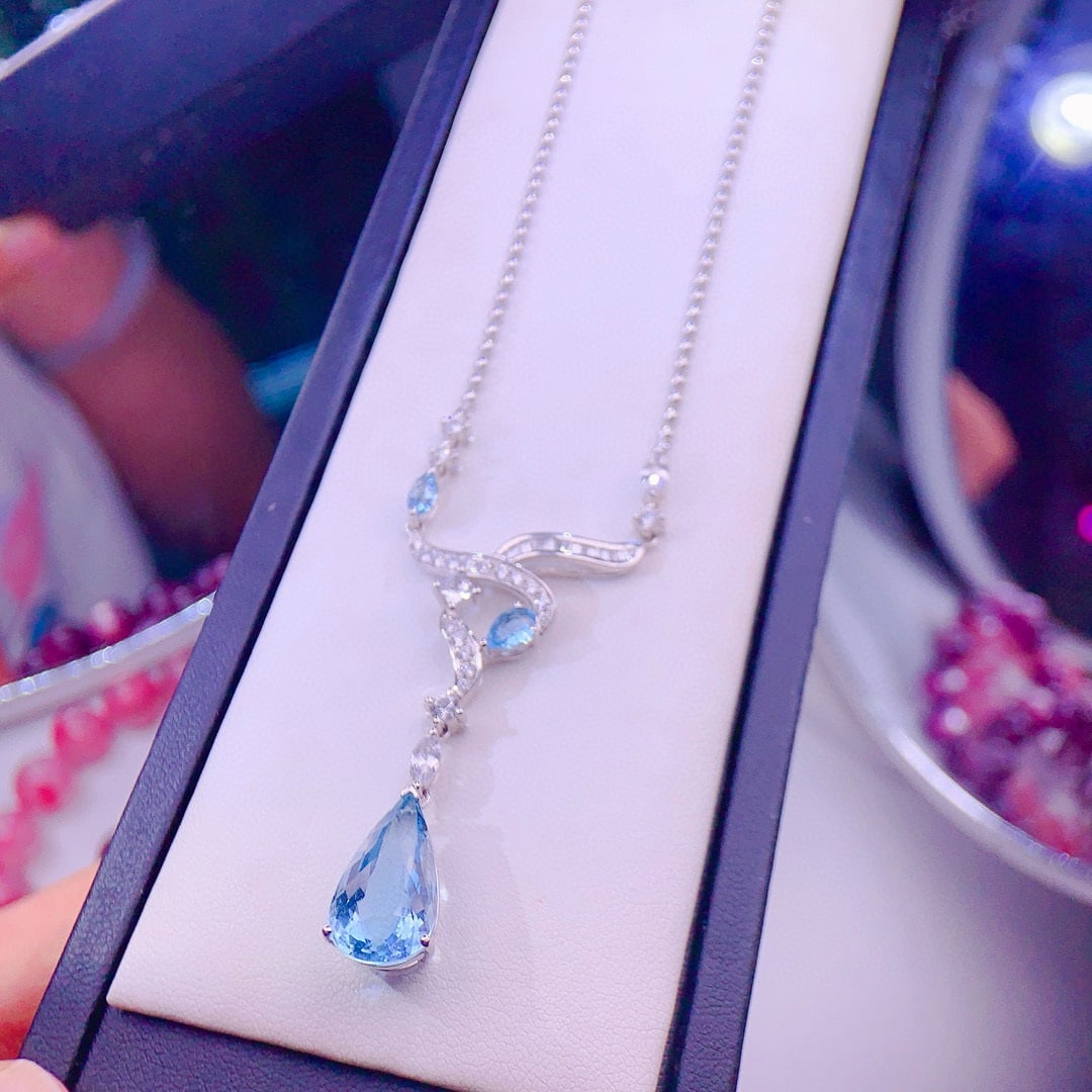 14k Gold 7.0 Ct Natural Aquamarine & Diamond Necklace - 4