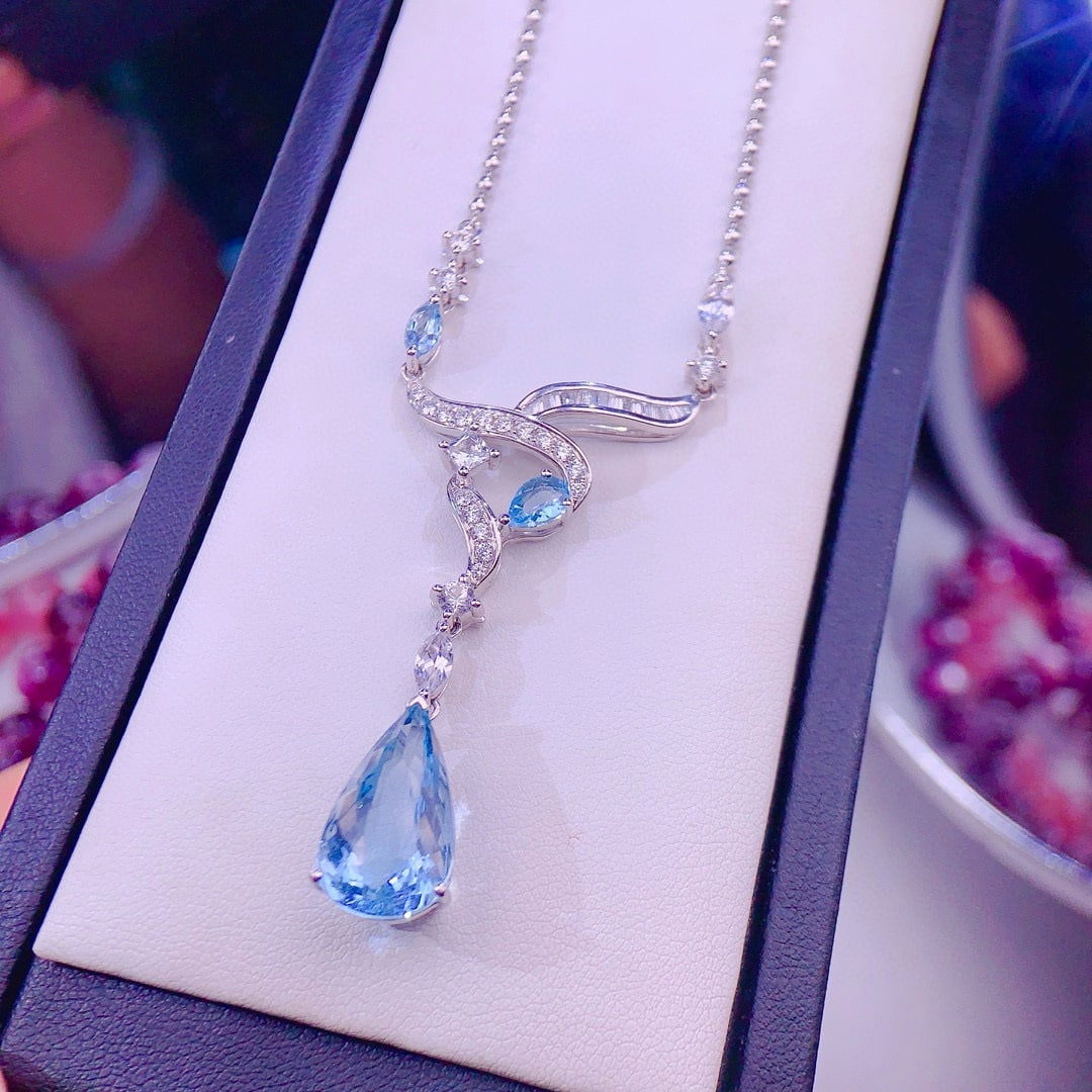 14k Gold 7.0 Ct Natural Aquamarine & Diamond Necklace - 5