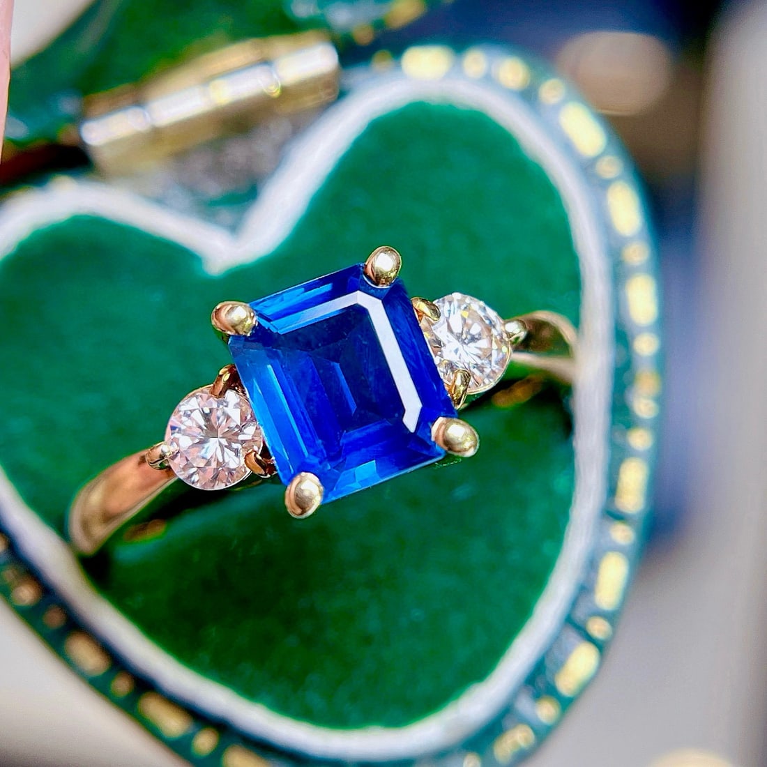 14k Gold 1.90 Ctw Natural Sapphire & Diamond Ring - 4
