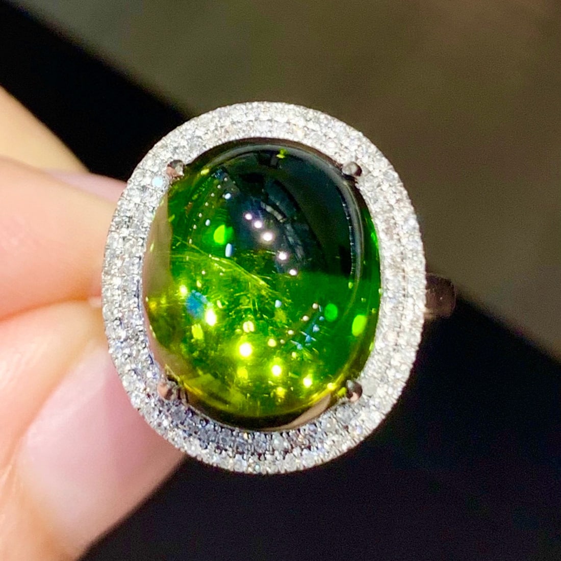 14k Gold 8.5 Ct Natural Tourmaline & Diamond Ring: Ref:230979087 // gold content:14k gold // ring size:7. 25us // // main gemstone:tourmaline // shape:oval // carat weight:8. 5ct // color:green // treatment:natural // // adjacent gemstone 2 : diamond