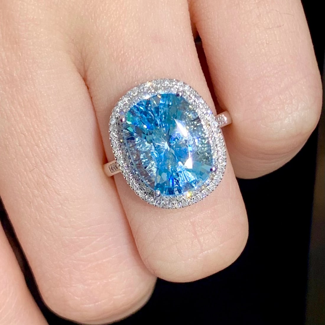 14k Gold 4.8 Ct Natural Aquamarine & Diamond Ring - 3