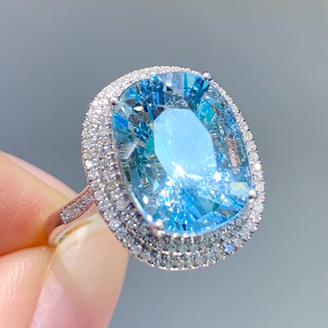 14k Gold 4.8 Ct Natural Aquamarine & Diamond Ring - 5