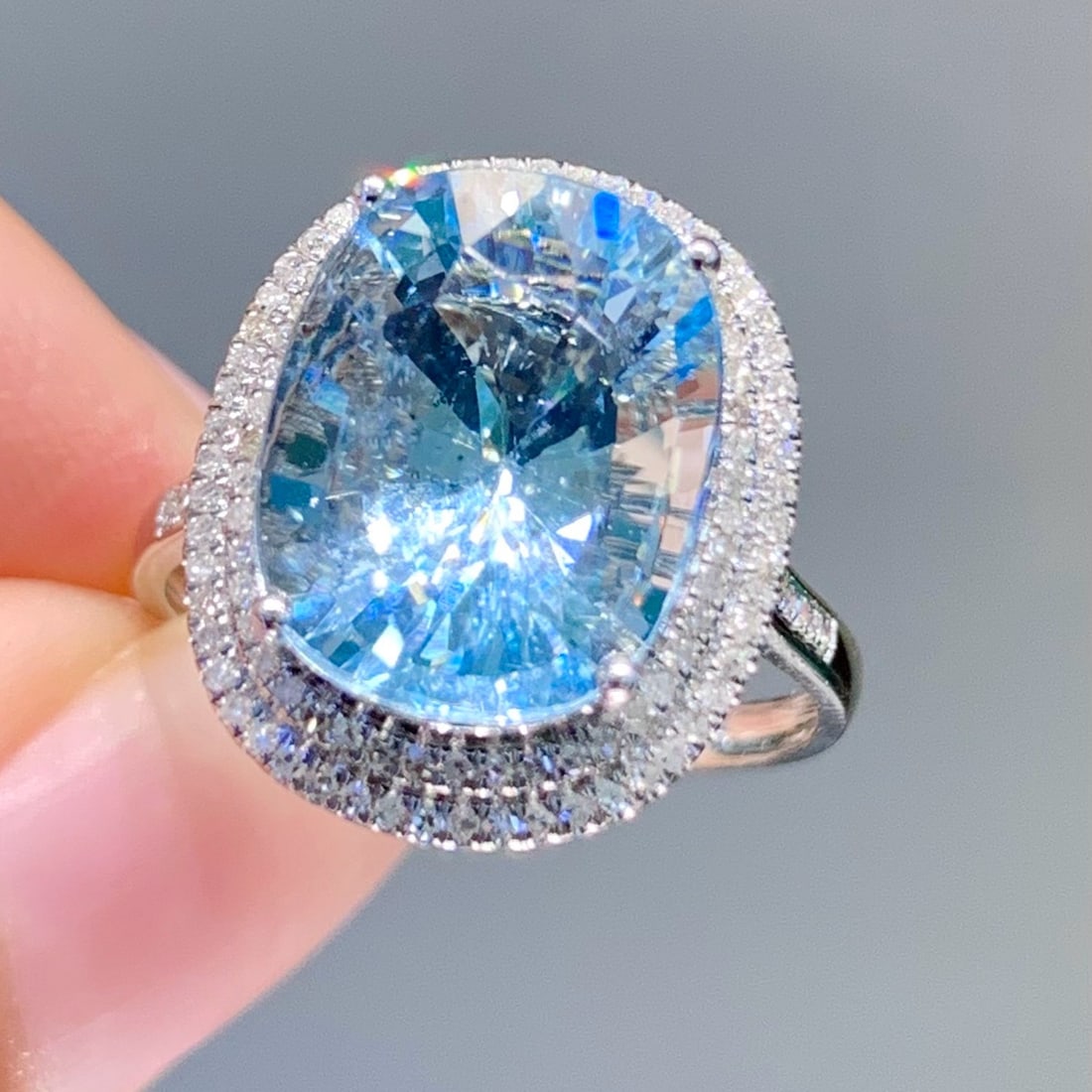 14k Gold 4.8 Ct Natural Aquamarine & Diamond Ring - 6