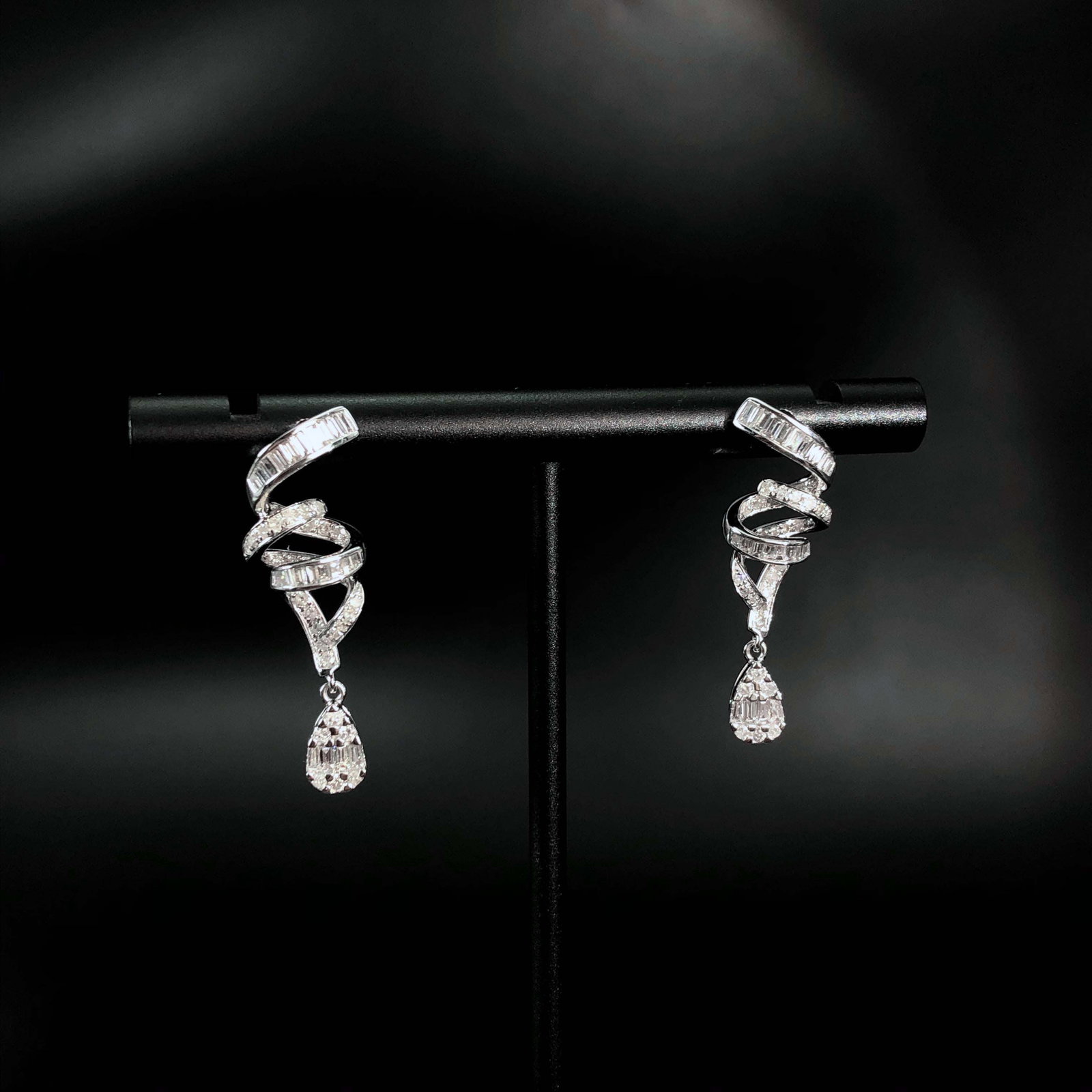 14k Gold 0.6 Ct Natural H Diamond Earrings - 2